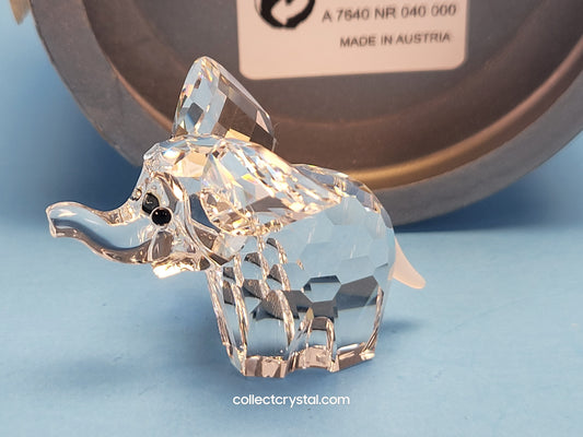 SWAROVSKI ELEPHANT LARGE with frosted tail 015169