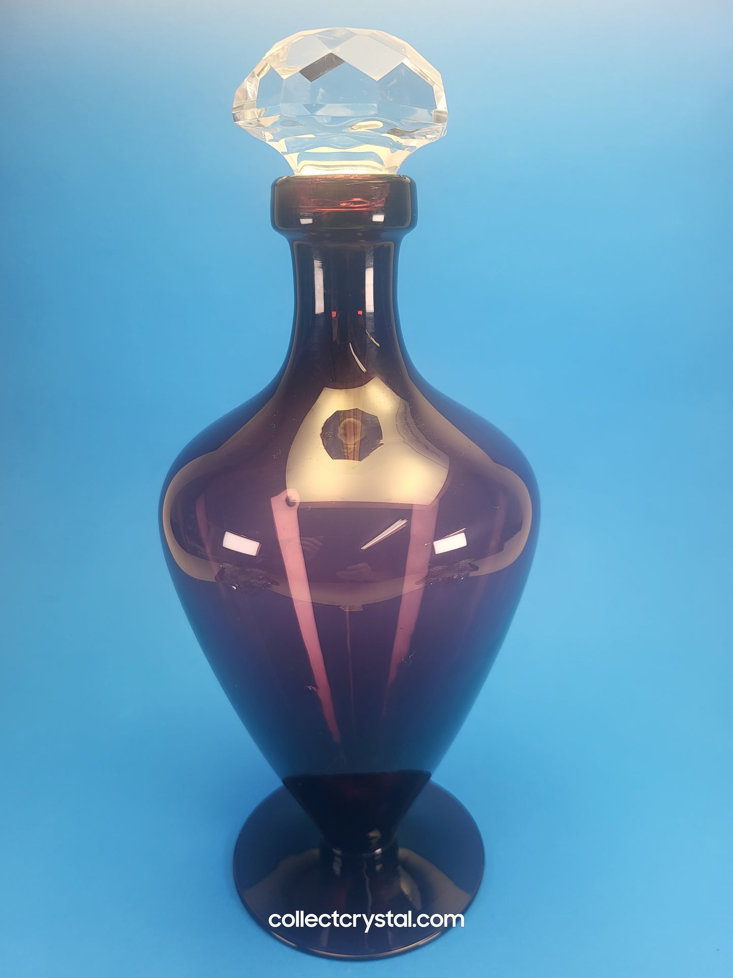 Empoli Amethyst glass decanter with twist stopper