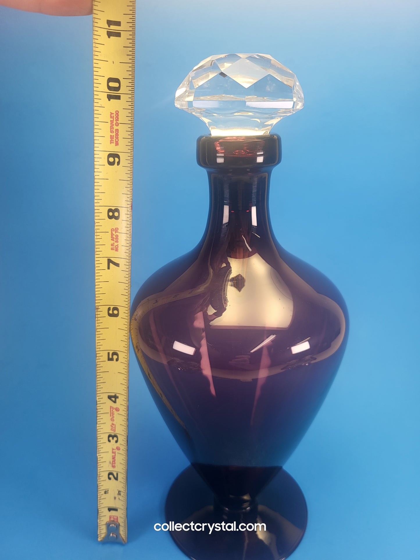 Empoli Amethyst glass decanter with twist stopper