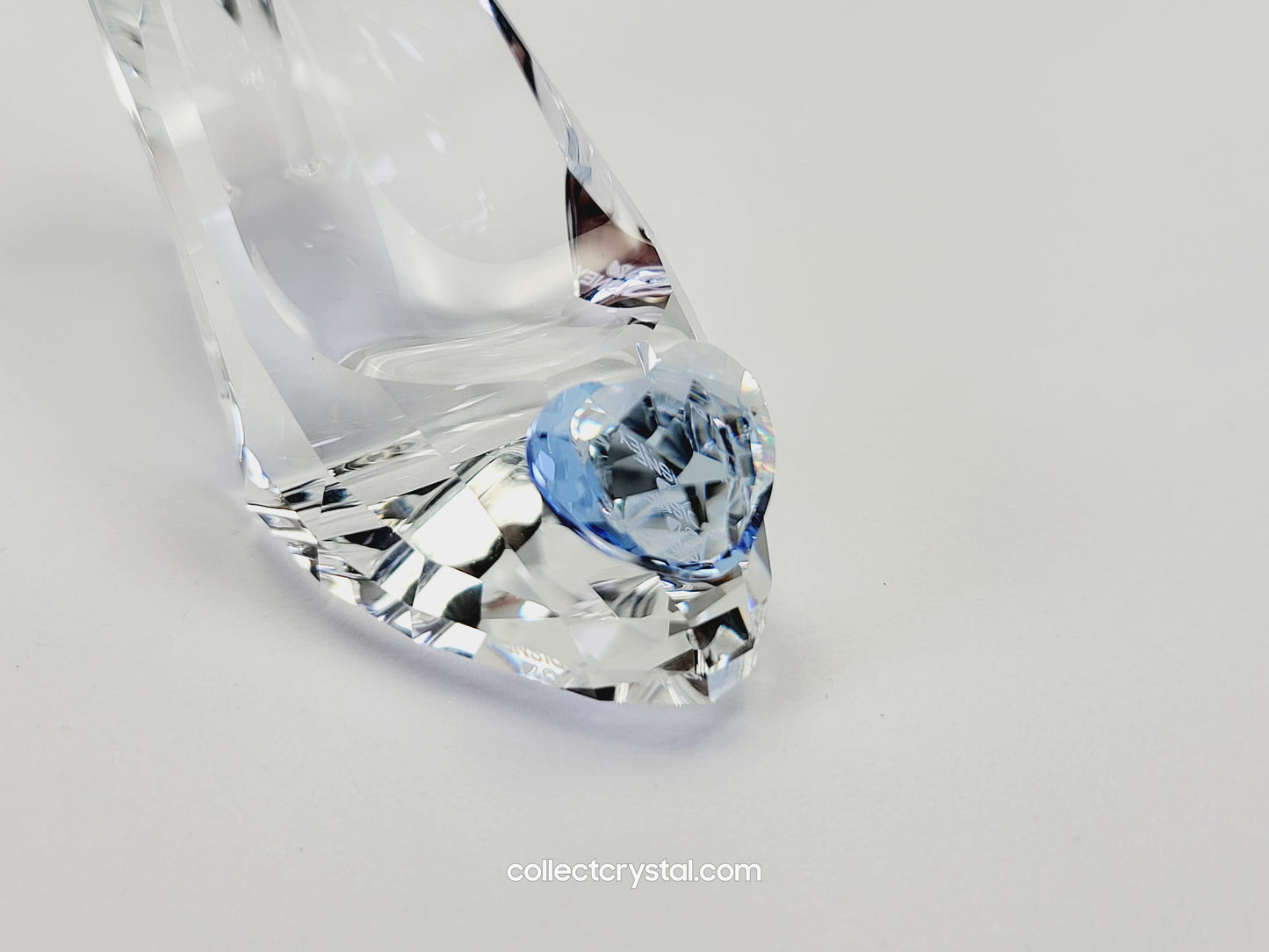 Cinderellas Glass slipper Figurine in Austrian Crystal from the 2015 DISNEY Movie  5035515